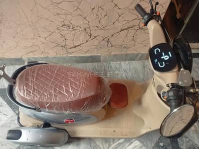 3 wheeler electric Scooty