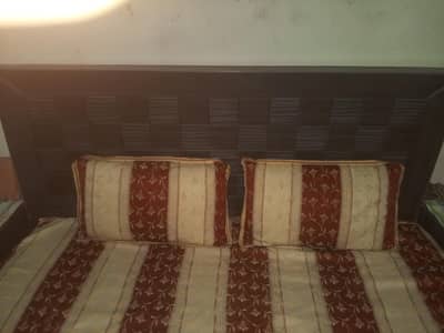 بیڈ سیٹ مکمل  ڈریسنگ ٹیبل 2 سائیڈ ٹیبل