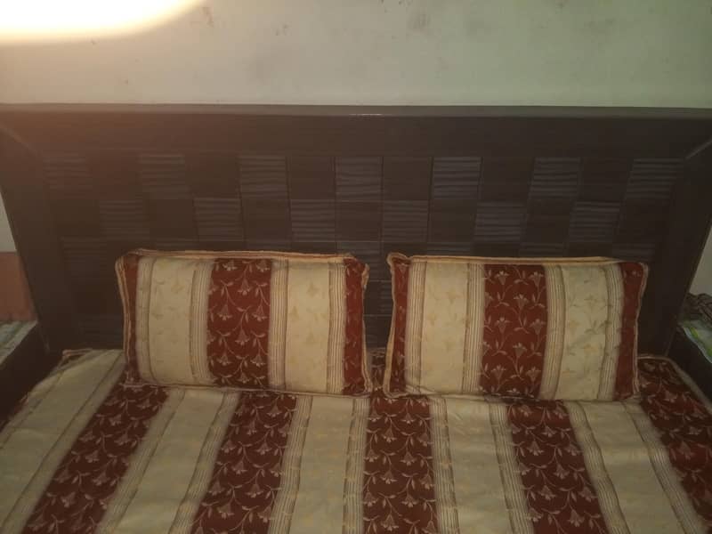 بیڈ سیٹ مکمل  ڈریسنگ ٹیبل 2 سائیڈ ٹیبل 0