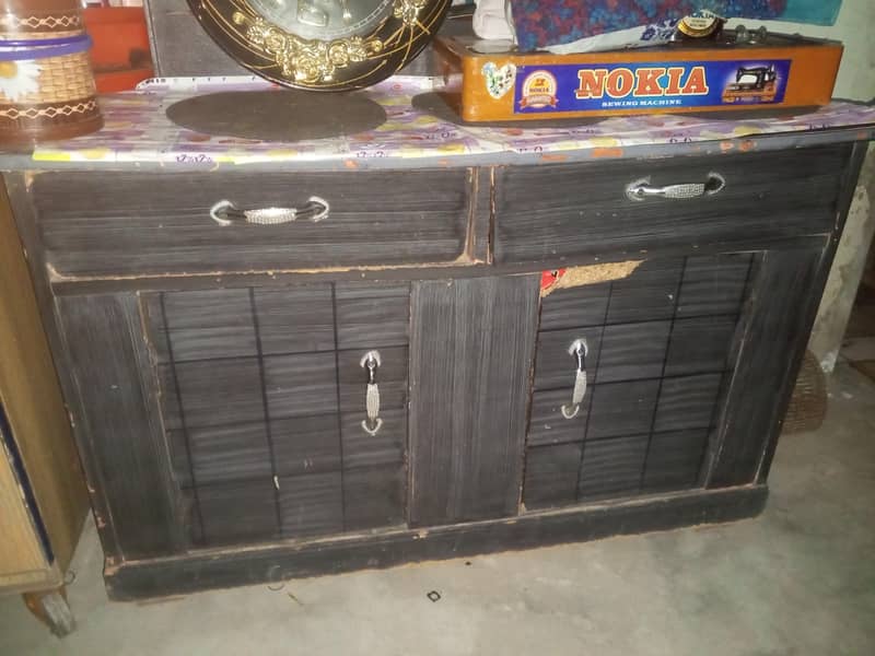 بیڈ سیٹ مکمل  ڈریسنگ ٹیبل 2 سائیڈ ٹیبل 2