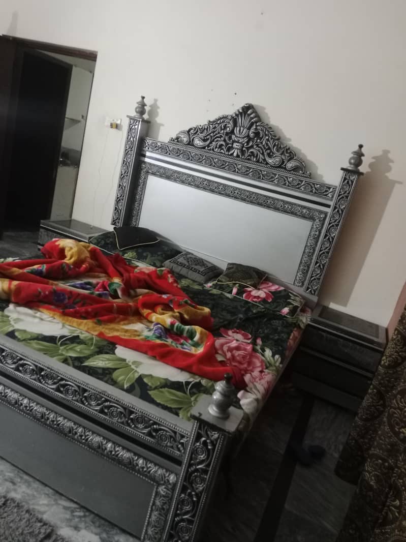 Bed dressing Table 0