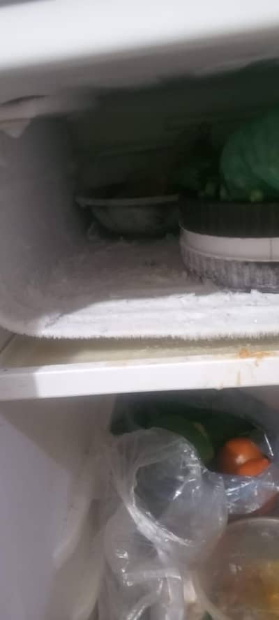 Apex ka room firig  hai good condition me