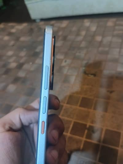 hello selling my phone neeeda money