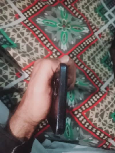 mobail all ok hai argent sell Karna hai galas break hai ok chalta hai