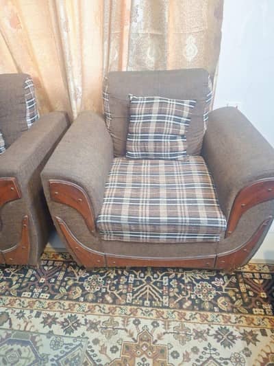 7 seater sofa set urgent for  sale