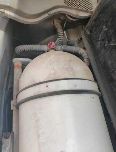 CNG/LPG Cylinder & kit Genion compney fitted