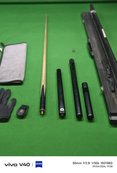 I am selling snooker cue
