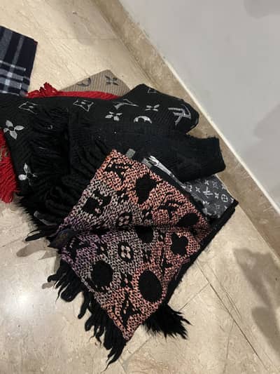Louis Vuitton bulk scarf