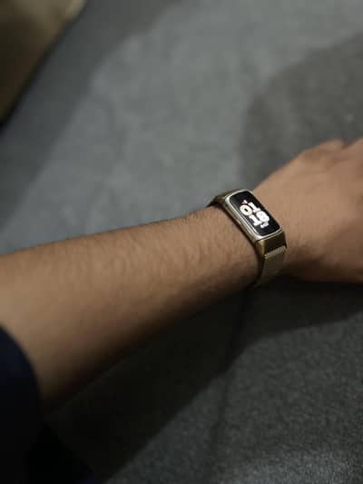 Fitbit Charge 6 - Premium Fitness Tracker