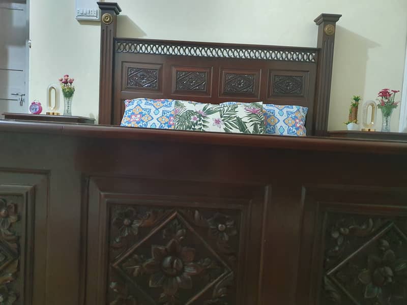 Double Bed, Side Tables, Dressing table 5