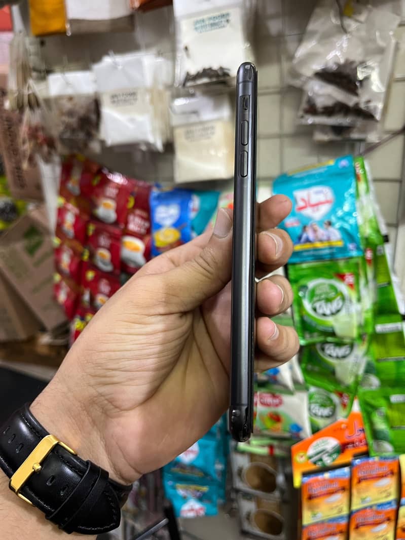 Iphone 11 pro max 6