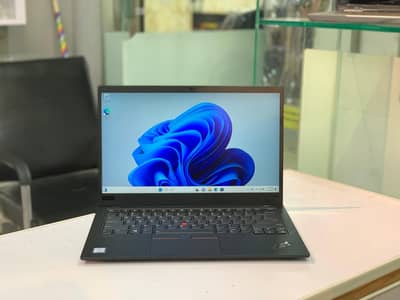 Lenovo ThinkPad X1 Carbon ci7 8th gen 16gb 256gb 14" 2k screen Laptop