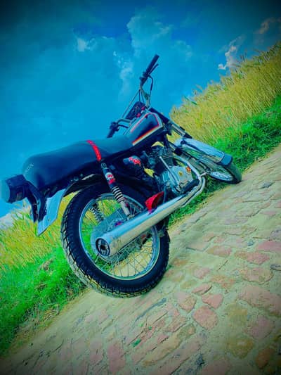 Honda 125  New Look engine wise good