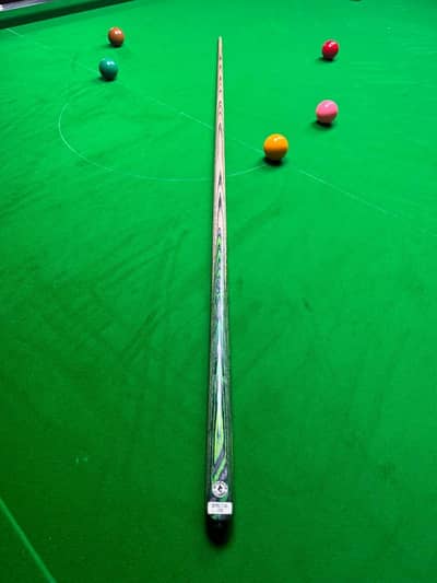 Snake Wood Snooker cue. . . . 03214965882