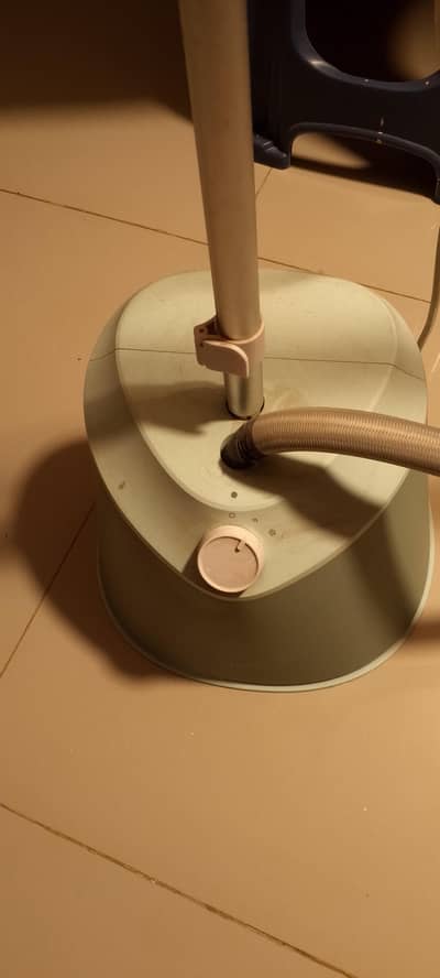 An excellent condition of steam iron with box.