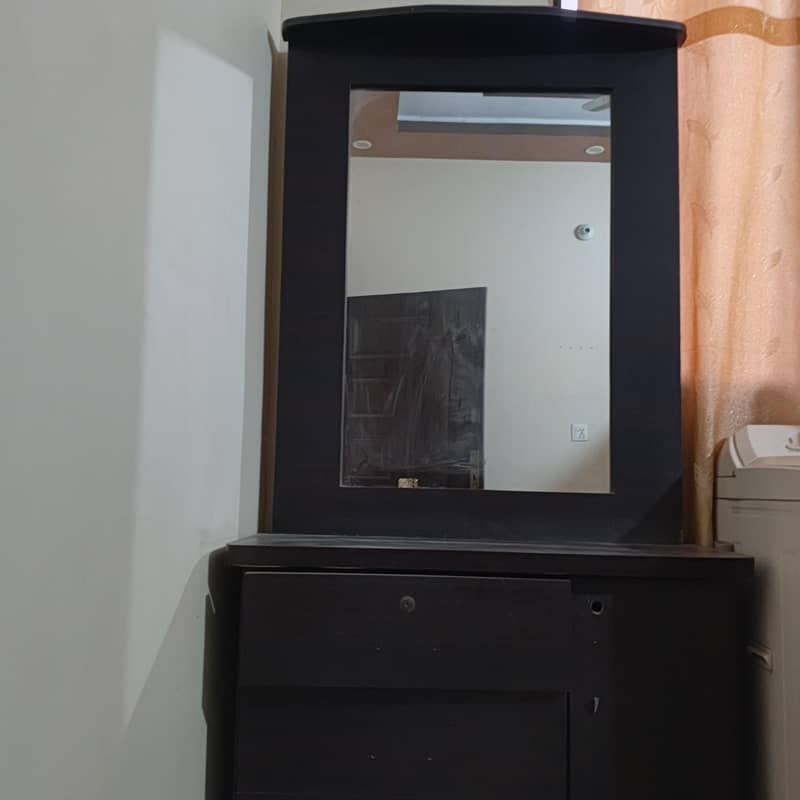 Dressing table 1