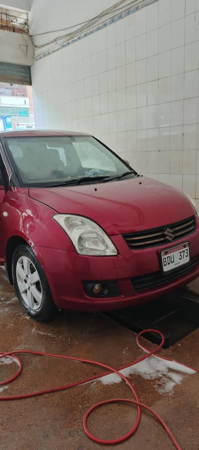 Suzuki swift dlx 2015 model