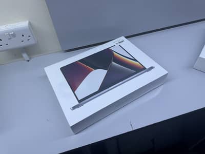 New sealed MacBook Pro 14" M2 Pro Ram 16 SSD 1TB