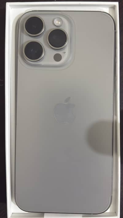 Iphone 15 pro max natural titanium 10/10