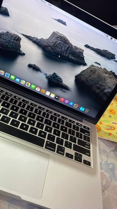 Apple MacBook pro 2013 fresh condition bettery backup 3 hour