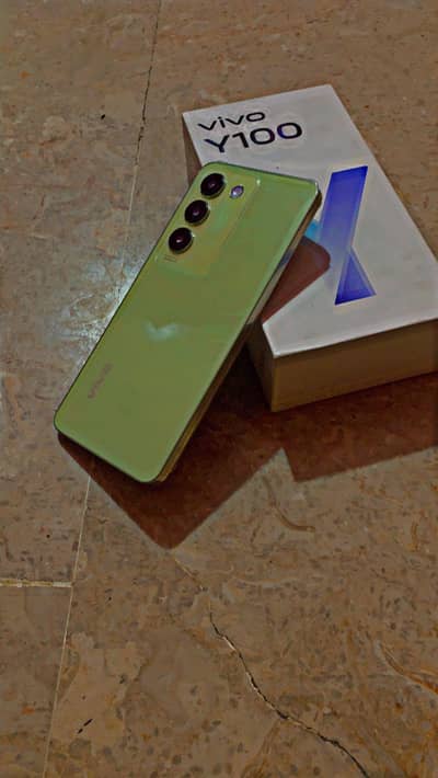 vivo y100