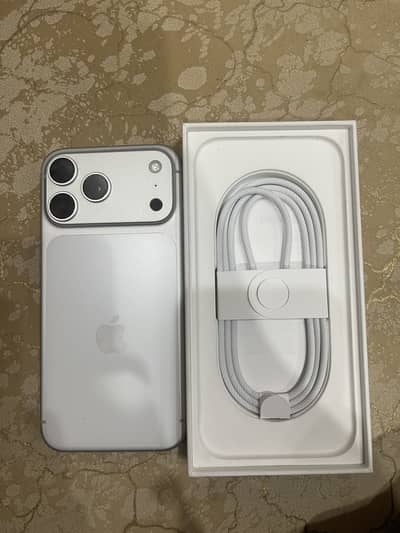 17 PRO MAX WHITE COLOUR NON PTA