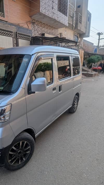 Daihatsu hijat special model