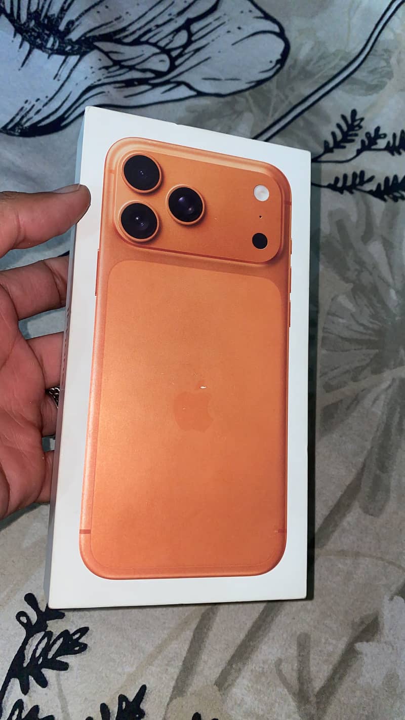 IPHONE  17 PRO MAX 4