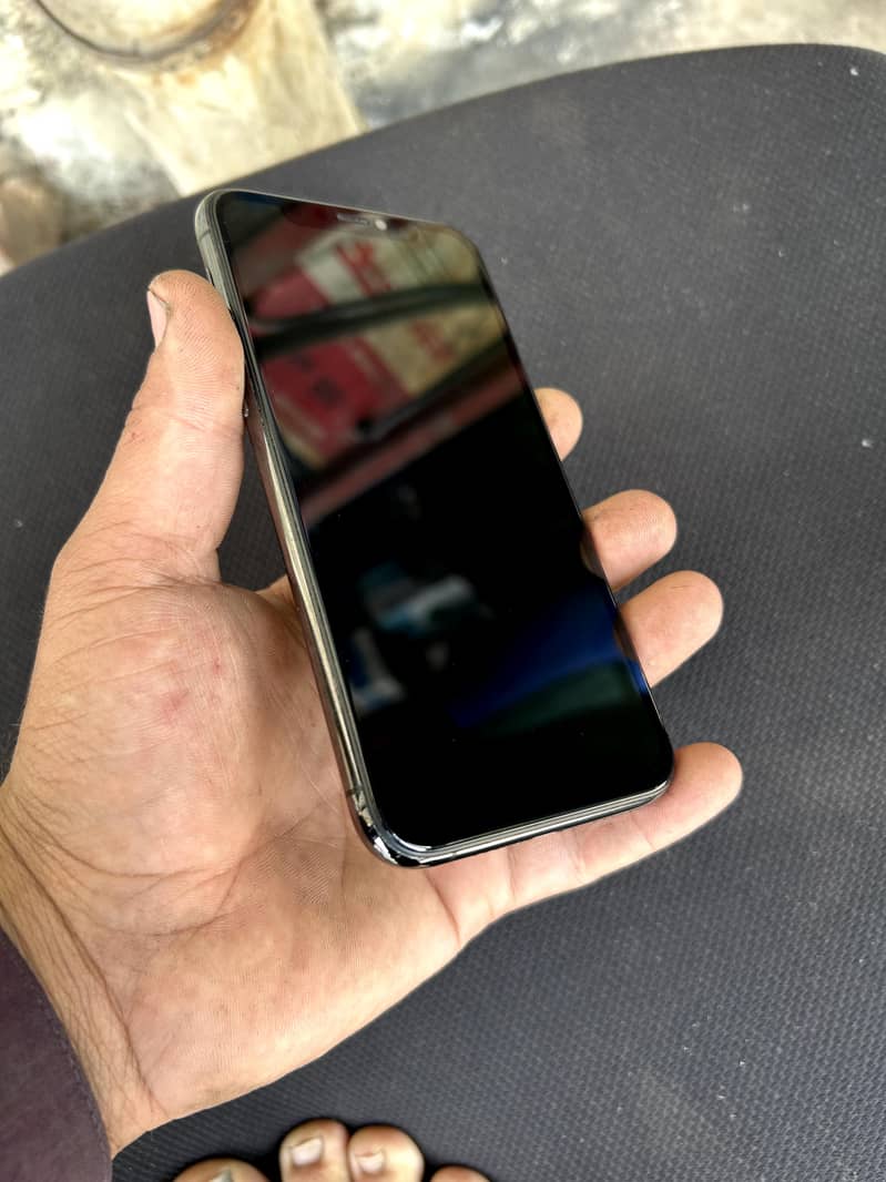 iphone 11 pro 2