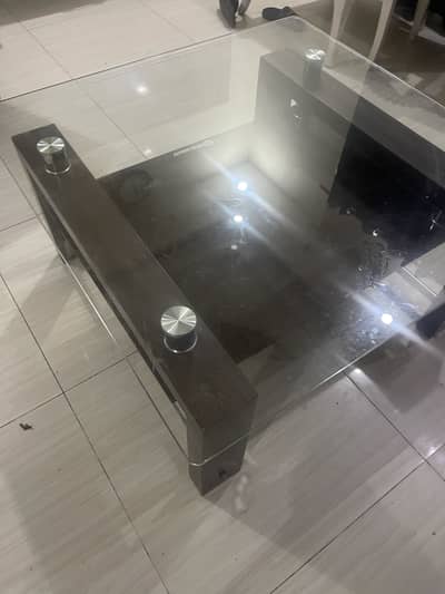 Super Quality Glass Center Table for Sale – Excellent Condition