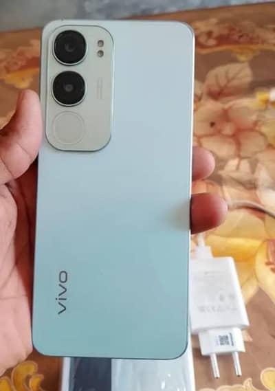 urgent sale phone vivo y19s03247891287