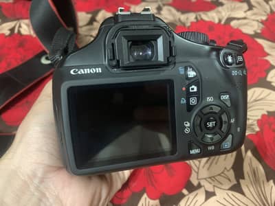 Canon DSLR D1100
