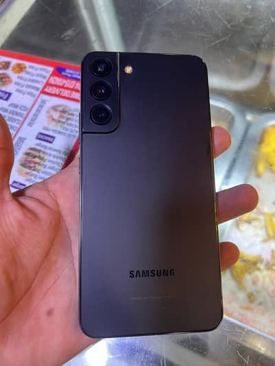 Samsung galaxy S22 plus