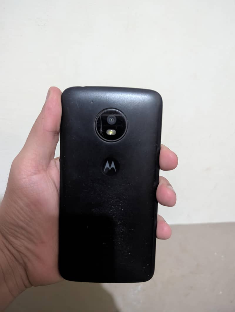 Moto e4 3