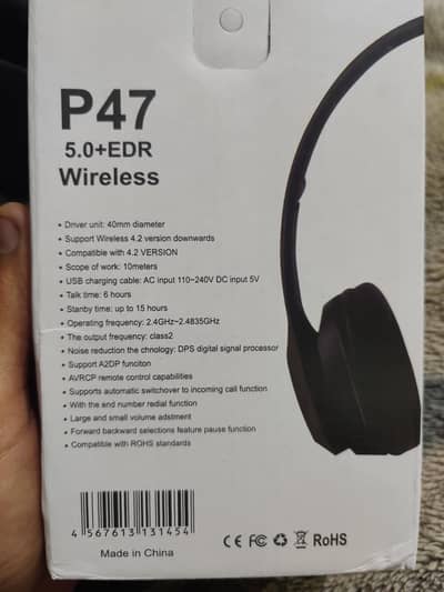 Headphones  10/10 condition  black color  well battery
