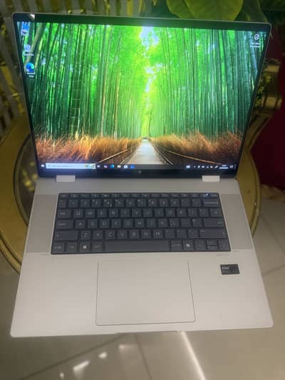 HP Envy x360 2 in 1 Intel Core Ultra 7 155U