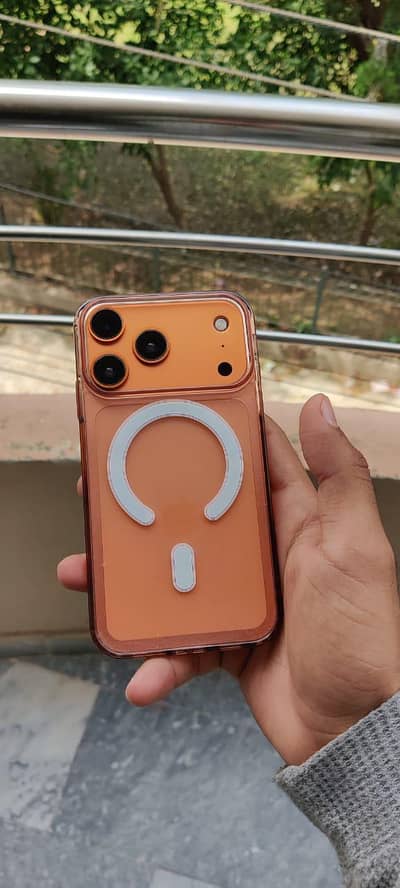 iphone XR converter to 17 pro max  new 10/10 condition with cover