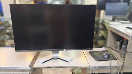 Samsung 32” 4K Monitor. boarderless contact 03136689323