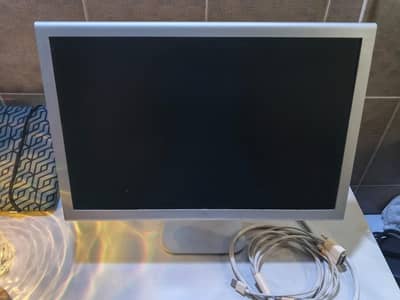 Apple Mac G5 Complete setup Metallic body perfect condition