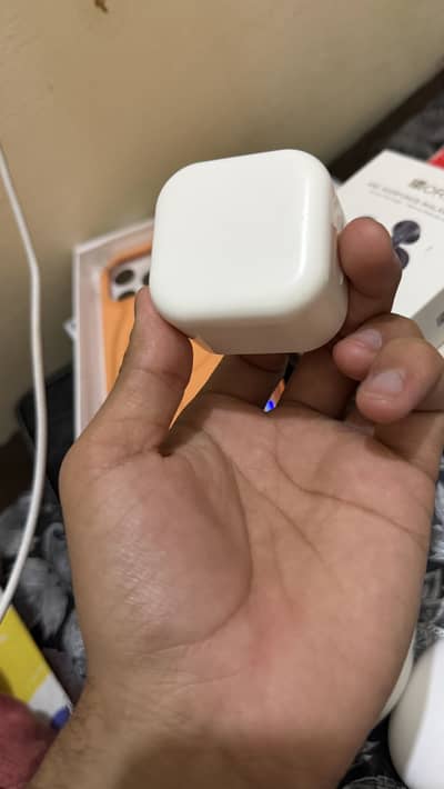 Iphone orignal charger 20W