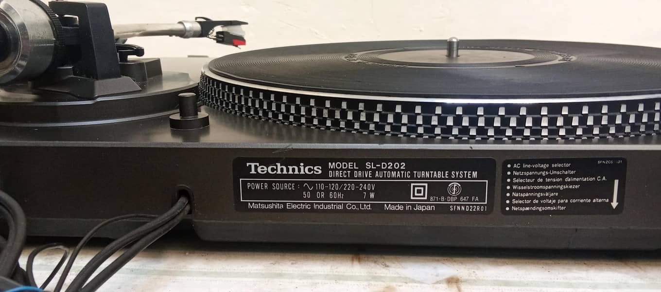 Technics Turntable lp player 5