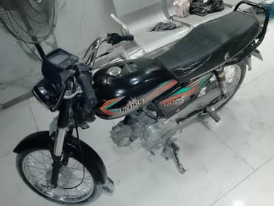 Unique 2022 Model Urgent sale body condition all ok