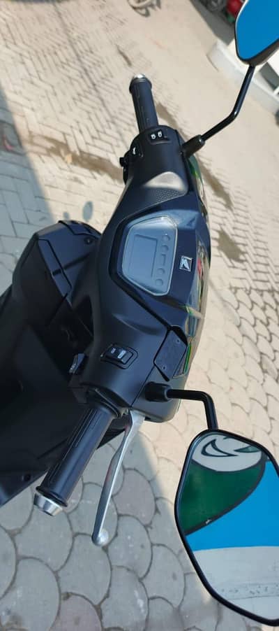 Honda i con e  lithium ion  bettry