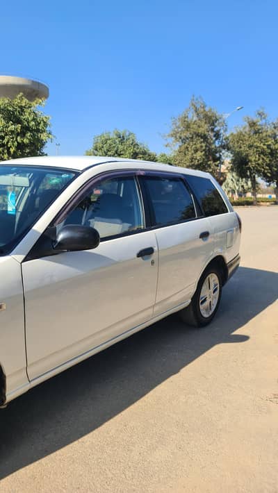 NISSAN AD GENUINE CAR