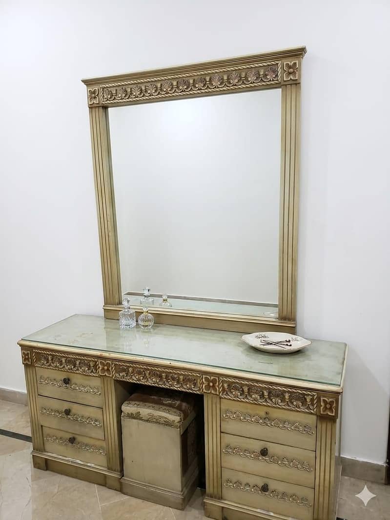 dressing Table 0