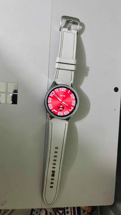Samsung Galaxy Watch 6 Classic (Silver – 44mm)