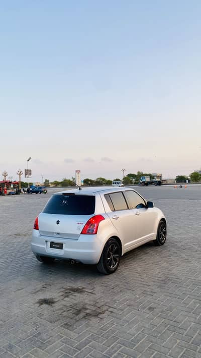 Suzuki Swift DLX