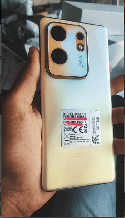 infinix Zero 30. . . 16/256 no any fault with original charger and box
