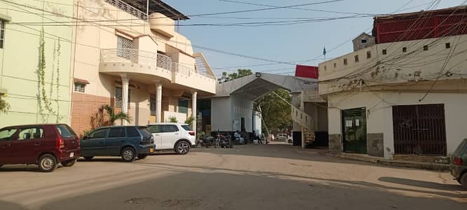 Leased House In Beautiful Gated Society Located On Main 200ft Main Road