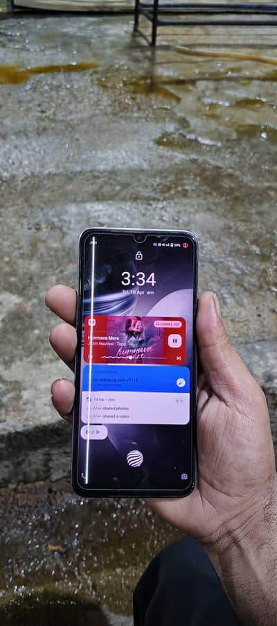 vivi v23e 8/128  condition 10/8